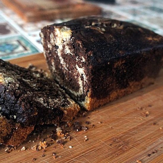 Bolo Mármore de Baunilha e Chocolate sem Glúten, Fofinho, Úmido com Iogurte Grego